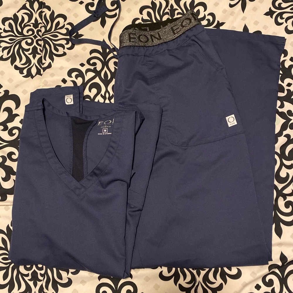 Women’s Eon Scrubs